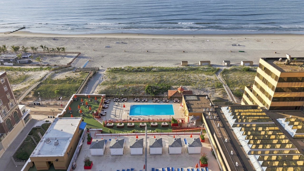 Tropicana Atlantic City – 60 Mil PVC Pool Liner Reinstallation tropicana_pool_007 Tropicana Atlantic City – 60 Mil PVC Pool Liner Reinstallation